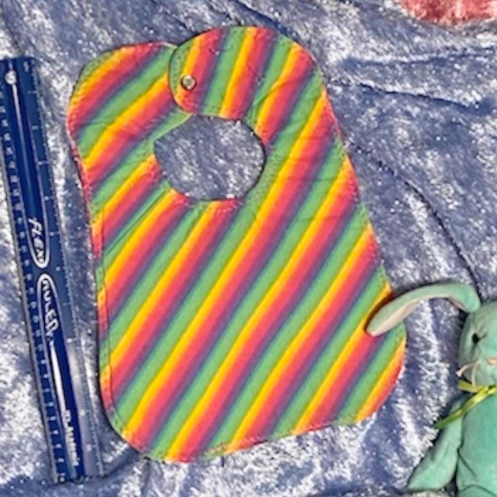 Handmade Reversible Bib - Picture 3 of 7